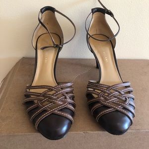Used Women’s casual shoe! Good condition!